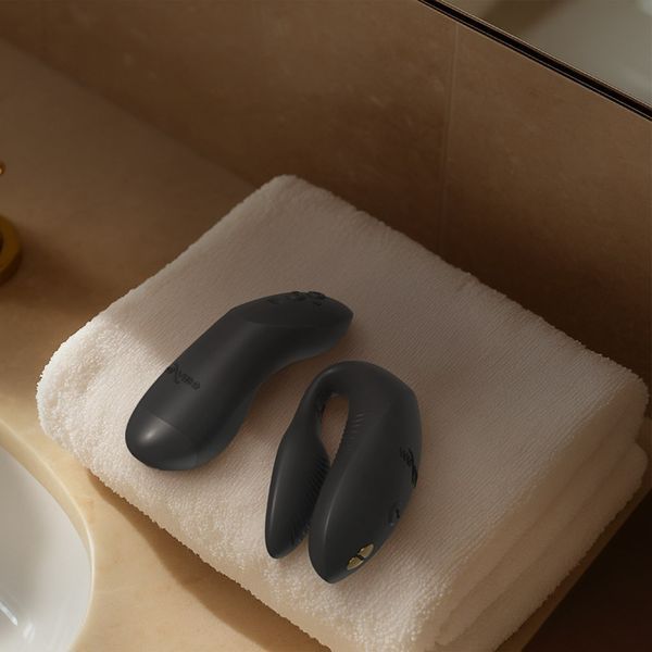 Вібратор для пар We-Vibe Chorus Pro Satin Black з пультом і додатком, чорний SNSP1SG9 фото