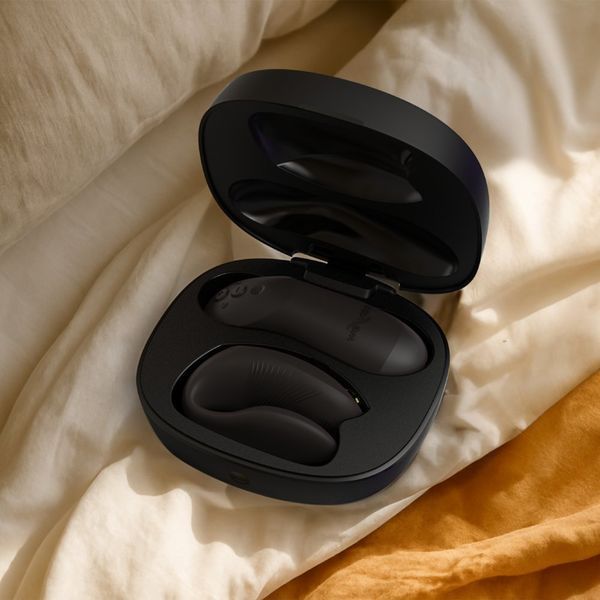 Вібратор для пар We-Vibe Chorus Pro Satin Black з пультом і додатком, чорний SNSP1SG9 фото