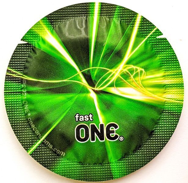 Презервативи ONE Glowing Pleasures, що світяться у темряві, з натурального латексу ONE11500B фото