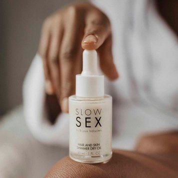 Суха олія для тіла та волосся Slow Sex by Bijoux Indiscrets з мерехтливими частинками B0321 фото