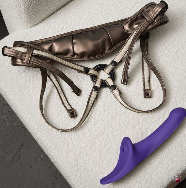Страпони Strap-On-Me Multi Orgasm Dildo M Purple з вакуумною стимуляцією SX4033 фото